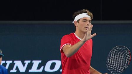 湖人险胜雷霆重回前十詹姆斯25分5失误浓眉27+1