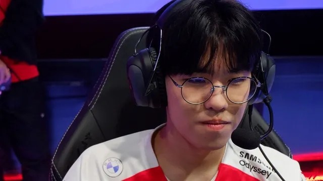 夺冠热门!美媒:火箭、雄鹿进行6换1潜在交易,字母哥与杜兰特合体