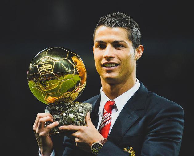 会翻车吗？凯恩本赛季德甲进球数高于圣保利全队.